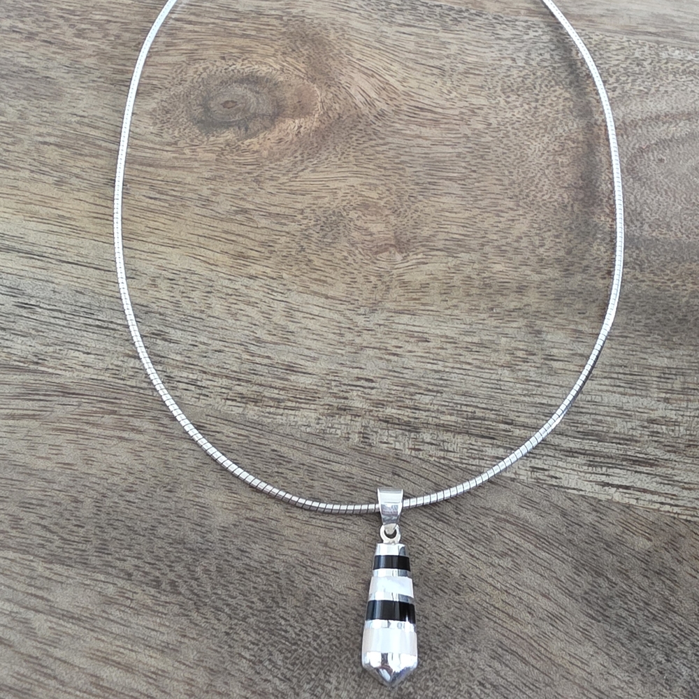 Signed PD Vintage Sterling Silver Onyx & Mother of Pearl Pendant & Chocker 925